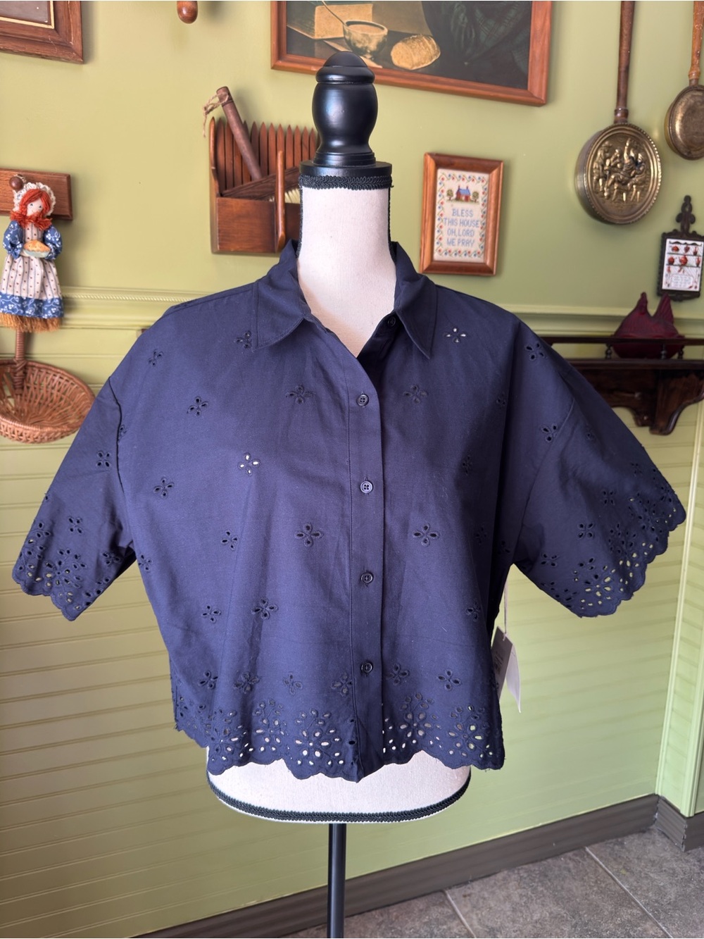 Women's Navy Eyelet Button-Front Crop Top
